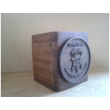 onde encontro placa de homenagem formatura Louveira 