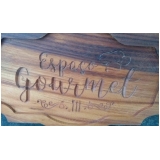 placas de homenagem ao professor Monte Mor